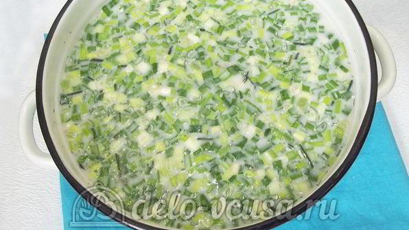 окрошка без мяса с красной икрой