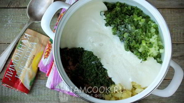 окрошка на воде с сервелатом