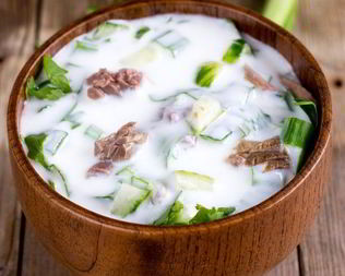 Окрошка с говядиной и редькой