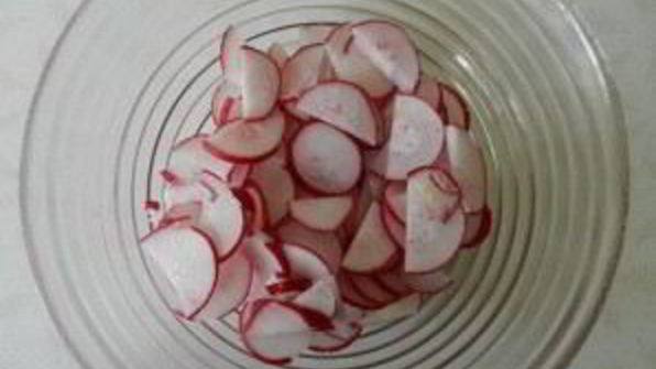 окрошка с колбасой на квасе