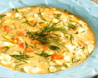 Окрошка с копченым лососем