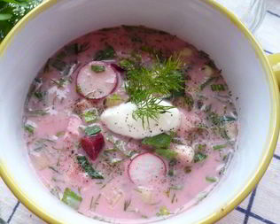 Окрошка со свеклой и курицей