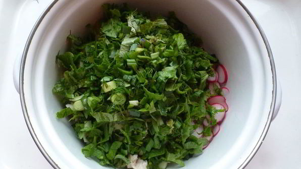 окрошка со свеклой и курицей