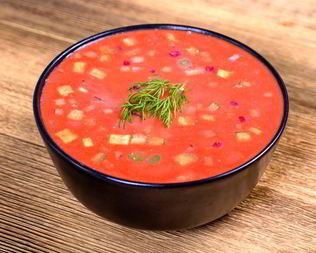 Пикантная окрошка с килькой в томатном соусе