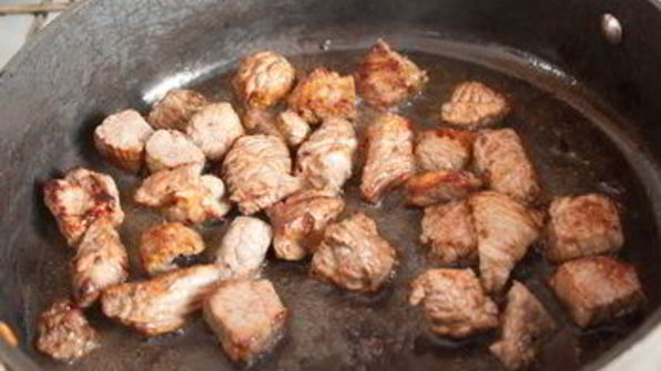 острый мясной суп с фасолью