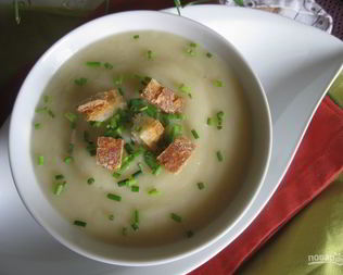 Овощной крем-суп с сухариками