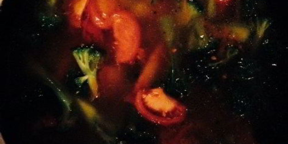 Рецепт овощного супа с курицей, брокколи и помидорами