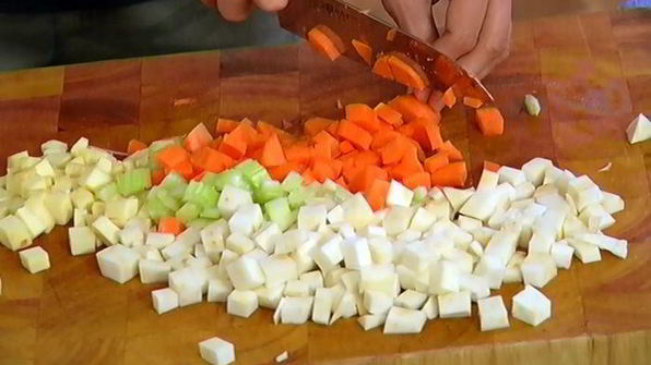 овощной суп с курицей и яичной лапшой