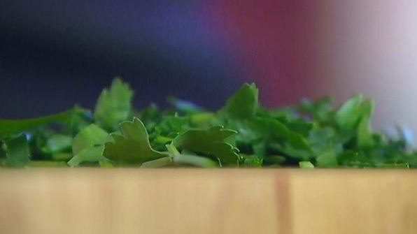 овощной суп с курицей и яичной лапшой