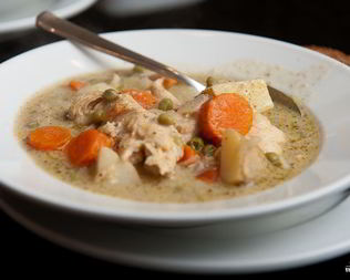 Овощной суп с курицей
