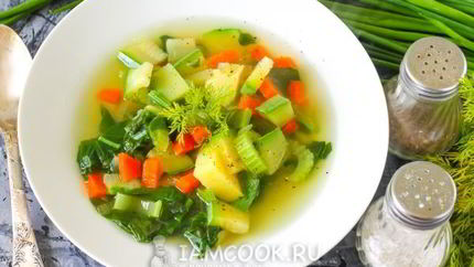 Овощной суп с сельдереем и шпинатом