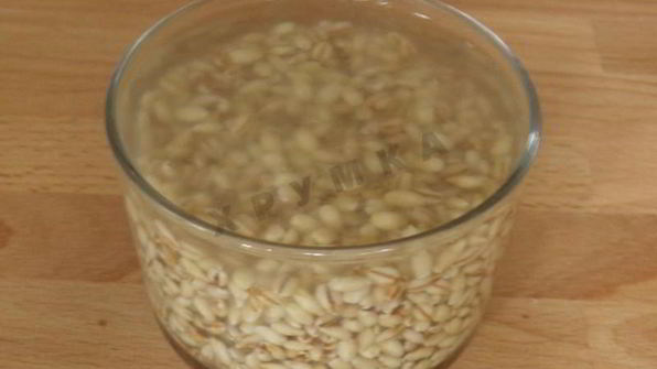 рассольник с копченой колбасой и перловкой