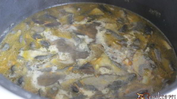 рассольник с лесными грибами в мультиварке