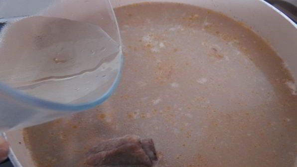 рассольник с перловкой и солеными огурцами