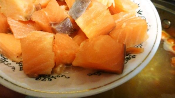 рыбный суп с пшеном и помидорами