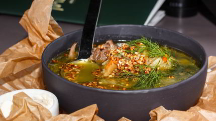 Щи из квашеной капусты с белыми грибами