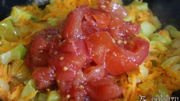 щи из квашеной капусты с фасолью и сладким перцем на курином бульоне