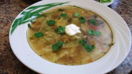 Щи из квашеной капусты со свининой