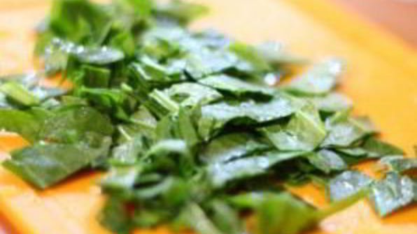 щи из щавеля с крапивой