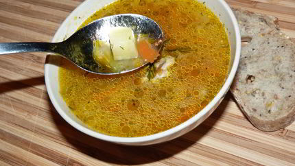 Щи из свежей капусты на курином бульоне