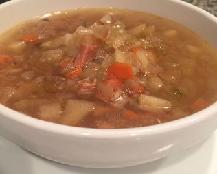 Щи на мясном бульоне