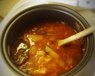 Щи с кислой капустой в мультиварке