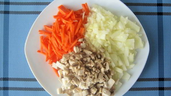 свежие щи с грибами