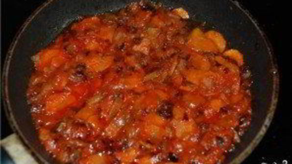 капустная солянка с сосиской