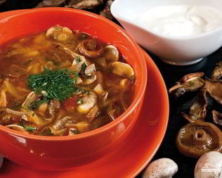 Солянка из квашеной капусты с грибами