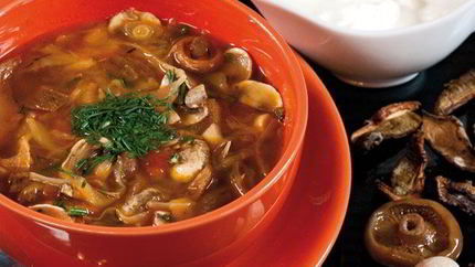 Солянка из квашеной капусты с грибами