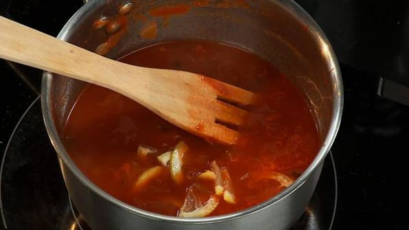 солянка мясная с каперсами