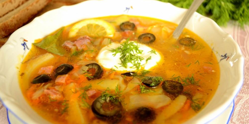 Рецепт солянки с говядиной, колбасой, капустой и картошкой