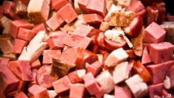 солянка с маслинами и колбасой