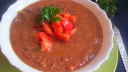 Суп из красной фасоли и томатов