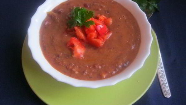 суп из красной фасоли и томатов