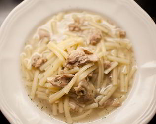 Суп куриный с лапшой