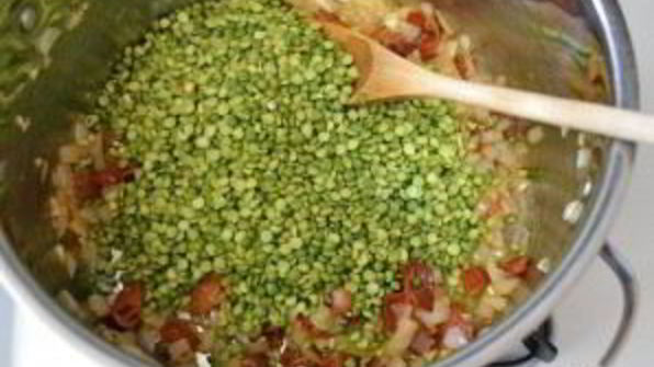 гороховый суп-пюре с беконом и картофелем