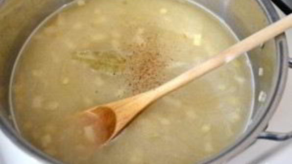 гороховый суп-пюре с беконом и картофелем