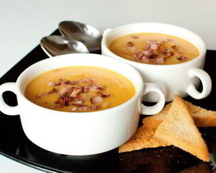 Гороховый суп-пюре с беконом
