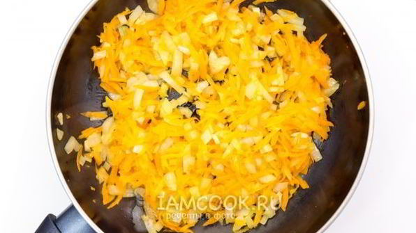 гороховый суп-пюре с копчеными ребрышками