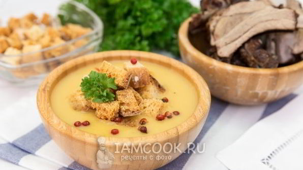 гороховый суп-пюре с копчеными ребрышками