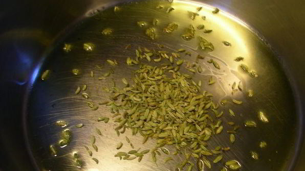 пряный морковный суп-пюре с бататом, грибами и грушей