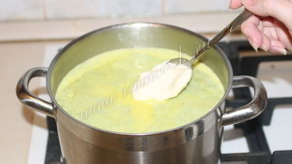 суп пюре из брокколи и сливками