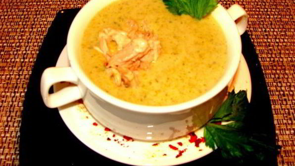 суп-пюре из брокколи с курицей и сыром