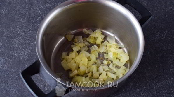 суп-пюре из брокколи со сливками