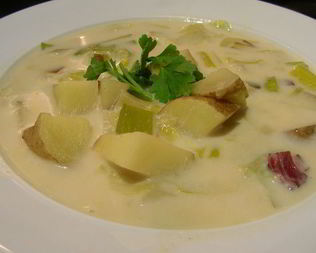 Суп-пюре из лука-порея и картофеля