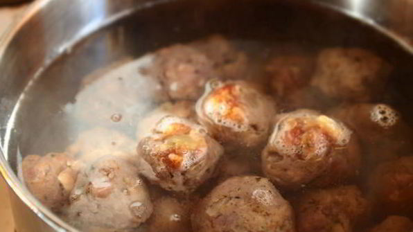 суп-пюре из тыквы с фрикадельками