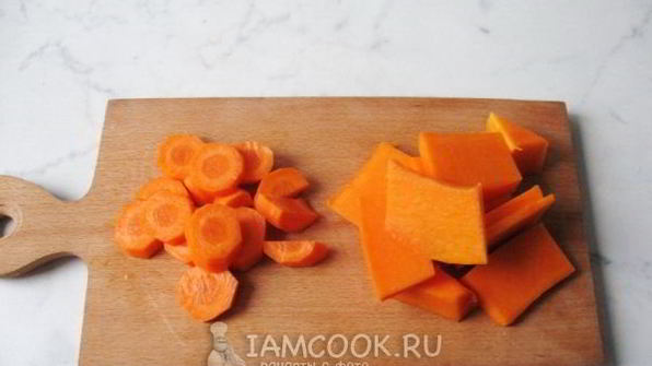 суп-пюре с тыквой и сухариками