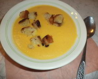 Тыквенный суп-пюре с чесночными сухариками