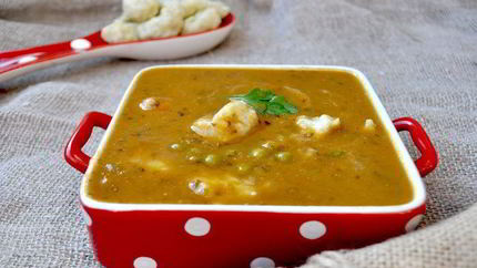 Тыквенный суп-пюре с разноцветной чечевицей и картофельными клецками